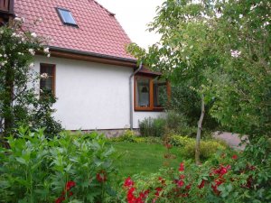 Außenansicht mit Blick auf den Wintergarten der Ferienwohnung